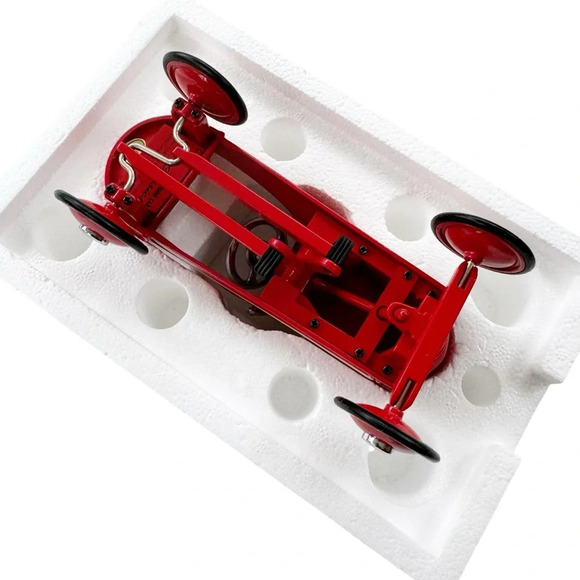 NWT Hallmark Vintage Kiddie Car Classics 1940
Gendron Roadster Pedal Car Red - Picture 8 of 15